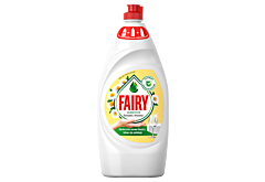 Fairy Skóra wrażliwa Chamomile & Vitamin E Płyn do mycia naczyń, delikatny dla skóry 900 ML